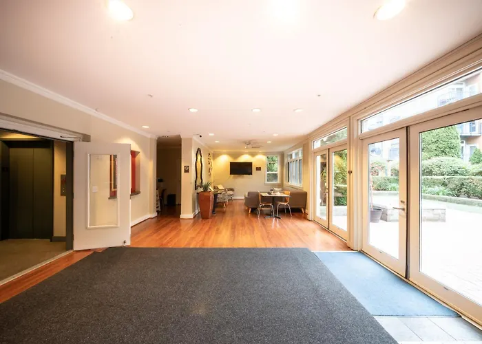 Space Needle Downtown Modern Top Story Penthouse